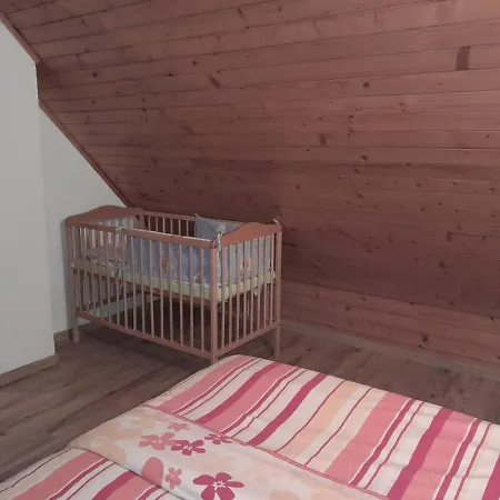 Domcek Kami Kralova Lehota