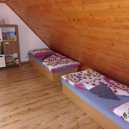 Domcek Kami Feriehus *
